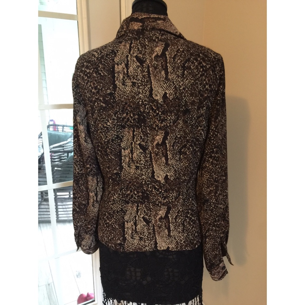 Leopard Print Ruffle Blouse - Picture 3 of 5